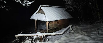 Zembalowa ↔ Lubień, cmentarz [Wiata między Zębolową a Lubniem (listopad 2025)]