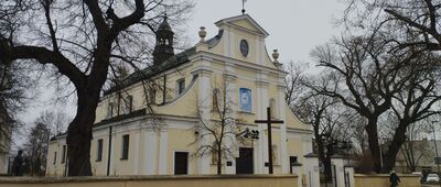 Powsin, Skwer Franciszka Pieniaka ↔ Powsin [Powsin, barokowy kosciół św. Elżbiety]