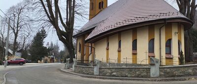 Jaworze Nałęże ↔ Jaworze, parking [Kaplica w Jaworzu Nałężu, początek wyprawy (i koniec, ale nie uprzedzajmy faktów).]