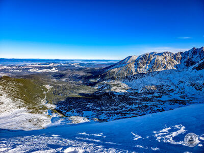 Dolina Gąsienicowa z czerwonego szlaku na Baskid