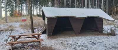 Skrzyżowanie szlaków czerwony / zielony / żółty ↔ Skrzyżowanie szlaków czerwony / żółty