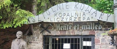 Podgórze, rozejście dróg ↔ Sztolnie Kowary, kopalnia Liczyrzepa [sztolnia Liczyrzepa w drodze przez Kowary]