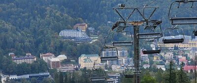 Skrzyżowanie szlaków niebieski / żółty ↔ Przełęcz Krzyżowa, rozejście szlaków [Góra Krzyżowa]