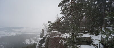 Ostaš, vrchol ↔ Skalní bludiště