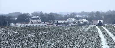 Krzyżowa, przy stacji kolejowej ↔ Popiel