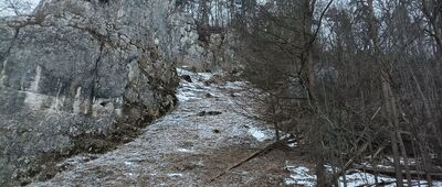 Szczyglice, rozejście szlaku do Skały Kmity ↔ Skała Kmity