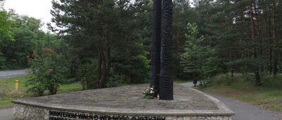 Olsztyn, Miejsce Straceń [Bohaterom walk o wolność Ojczyzny, pomordowanym w latach 1939-1945]