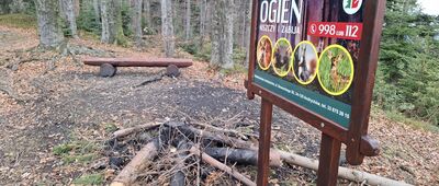 Złota Górka ↔ Targanice [Przed Złotą Górką miejsce wypoczynku.]