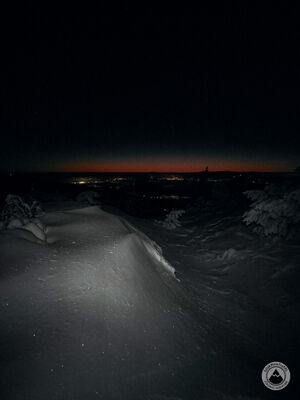 Czerwony szlak na Diablaka przed wschodem słońca