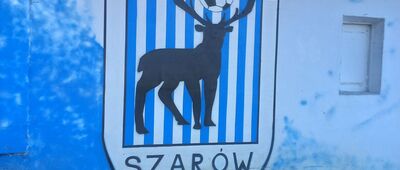 Szarów, PKP [Graffiti na budynku klubowym Zrywu Szarów]