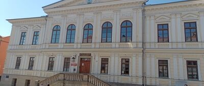 Myślenice, rynek ↔ Myślenice, Urząd Miasta i Gminy