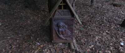 Pod Śnieżnicą ↔ Pod Śnieżnicą [Droga krzyżowa pod szczytem Śnieżnica]