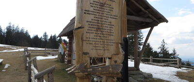 Hala Turbacz ↔ Schronisko PTTK Turbacz, rozejście szlaków [Szałasowy ołtarz ks Karola Wojtyły]