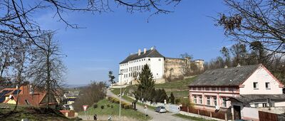 Úsov, zámek ↔ Holubice