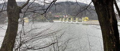 Porąbka, Zapora ↔ Pod Żarem, odejście szlaku czarnego