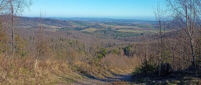 Przełęcz pod Trójgarbem ↔ Skrzyżowanie szlaków czerwony / zielony / żółty