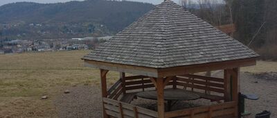 Rozejście szlaków ↔ Sucha Beskidzka, Rynek [Wiata w Chudziakach]