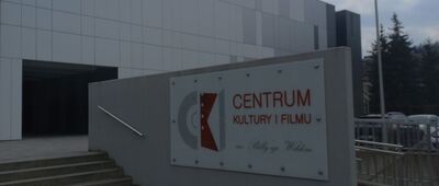 Sucha Beskidzka, stacja kolejowa ↔ Sucha Beskidzka, PTTK [Centrum kultury i filmu im. Billyego Wildera]