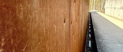 Cmentarz Palmiry, parking