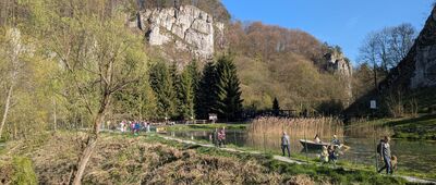 Ojców, odejście szlaku żółtego [Ojców - staw u podnoża Jonaszówki]