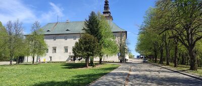Łysa Góra, pętla ↔ Klasztor Św. Krzyża [Klasztor na Łysej Górze]