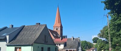 Rozejście szlaków ↔ Radomno, kościół