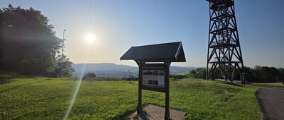 Vrchol silnice Nad Babím ↔ Turistické rozcestí Babí [Rozhledna Eliška]