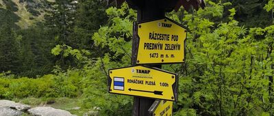 Rázcestie pod Troma kopami ↔ Pod Predným zeleným