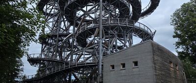Skrzyżowanie szlaków niebieski / czarny ↔ Świeradów-Zdrój, ul. Kilińskiego [Sky Walk w Świeradowie-Zdroju]