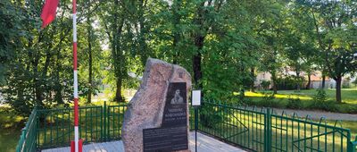 Wola Okrzejska ↔ Okrzeja [pomnik Kościuszki w Okrzei]