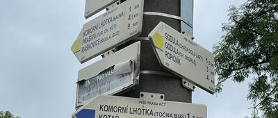 Komorní Lhotka, náměstí