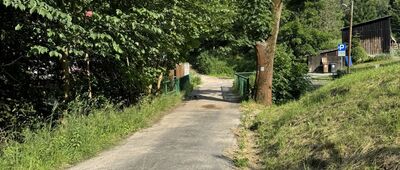 Jagniątków, Pod Dębem ↔ Jagniątków, rozejście szlaków