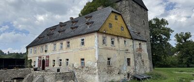 Siedlęcin ↔ Siedlęcin, skrzyżowanie przy kościele