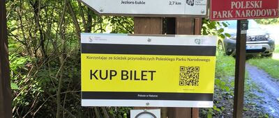 Stare Załucze, granica parku narodowego