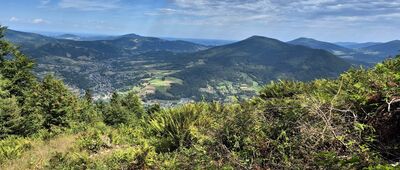 Rozejście szlaków ↔ Szczebel, kaplica polowa [Beskid Wyspowy spod polany paralotniarzy na Szczeblu]