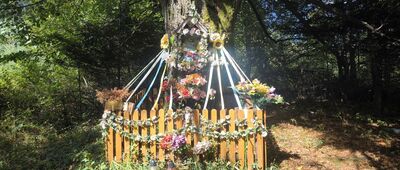 Kaczyna, Za wodą ↔ Rozejście szlaków [Kapliczka na szlaku Św. Jakuba przy zejściu do Kaczyny]