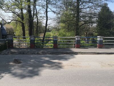 Most w centrum Zbrosławic