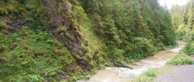 Huty ↔ Oblazy, rázc.