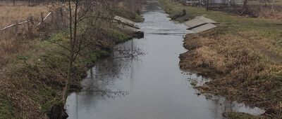 Skrzyżowanie szlaków czerwony / zielony ↔ Rozejście szlaków czerwony / czarny [rzeka Zielona]