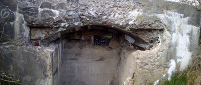 Goławice Pierwsze ↔ Brody Warszawskie, stacja kolejowa [Stanowisko ogniowe Fortu XIV Twierdzy Modlin.]